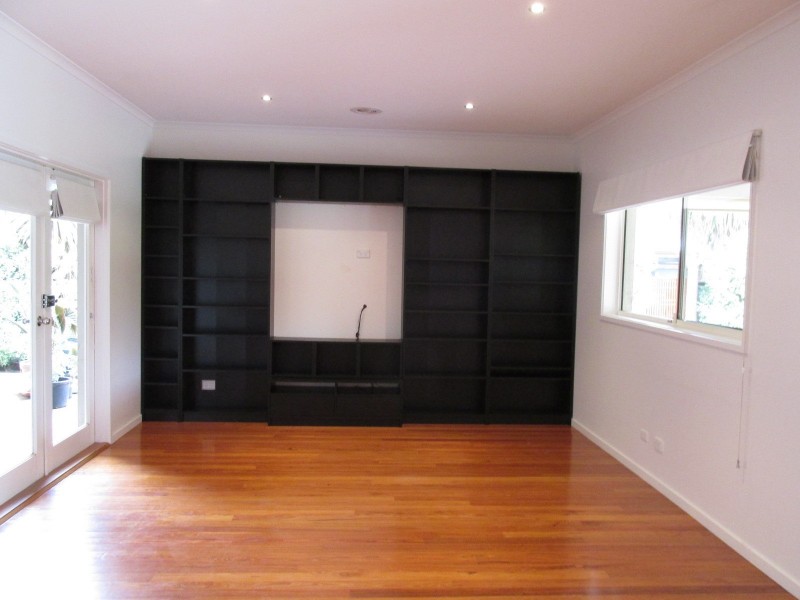 255 Aspinall Street, Kangaroo Flat VIC 3555