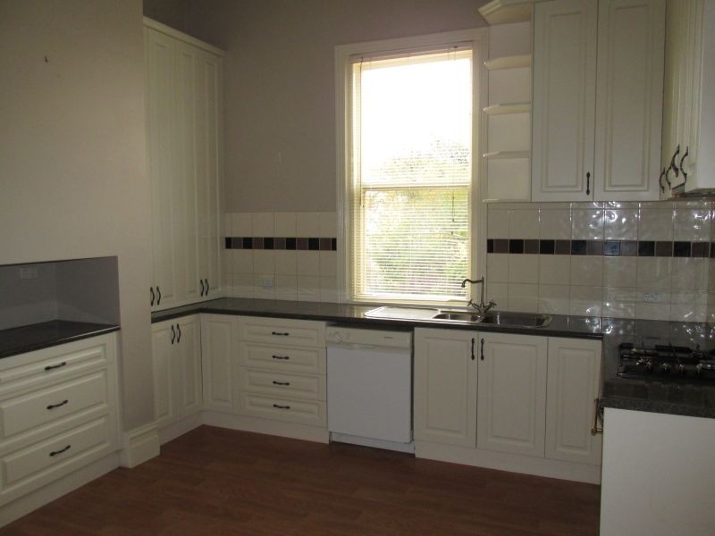 32 Spring Gully Road, Quarry Hill VIC 3550