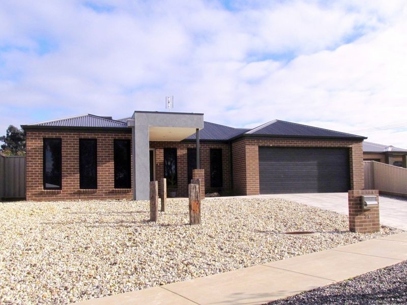 31 Grantham Terrace, Kangaroo Flat VIC 3555