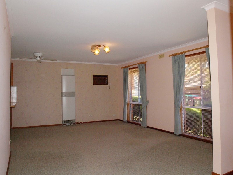 1/19 Amaroo Crescent, Strathdale VIC 3550