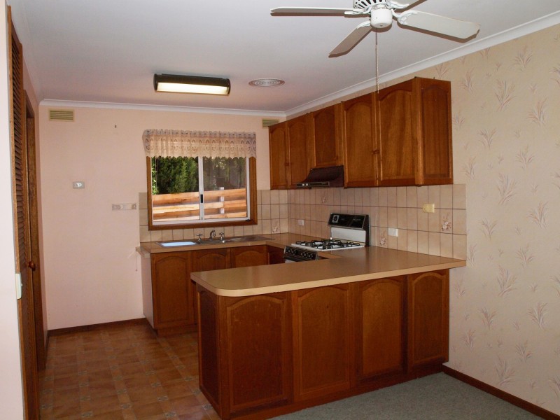 1/19 Amaroo Crescent, Strathdale VIC 3550