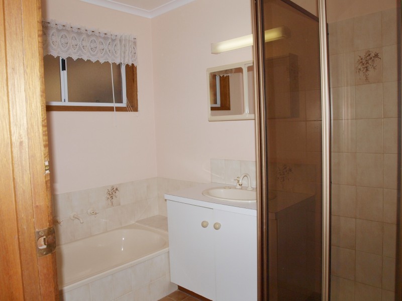 1/19 Amaroo Crescent, Strathdale VIC 3550