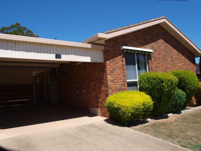 1/19 Amaroo Crescent, Strathdale VIC 3550