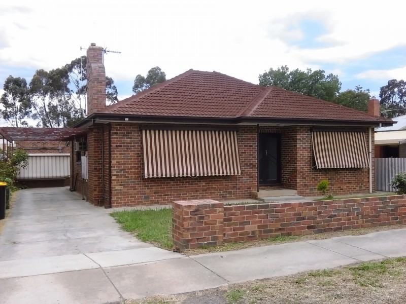 10 Neil Street, Kangaroo Flat VIC 3555