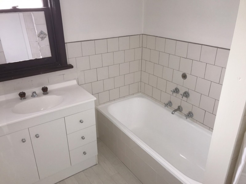 10 Neil Street, Kangaroo Flat VIC 3555