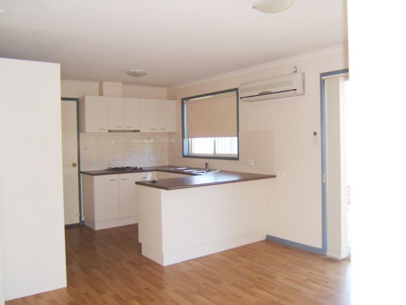 7 Emma Place, Quarry Hill VIC 3550