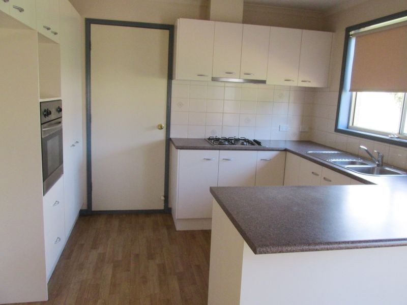 7 Emma Place, Quarry Hill VIC 3550