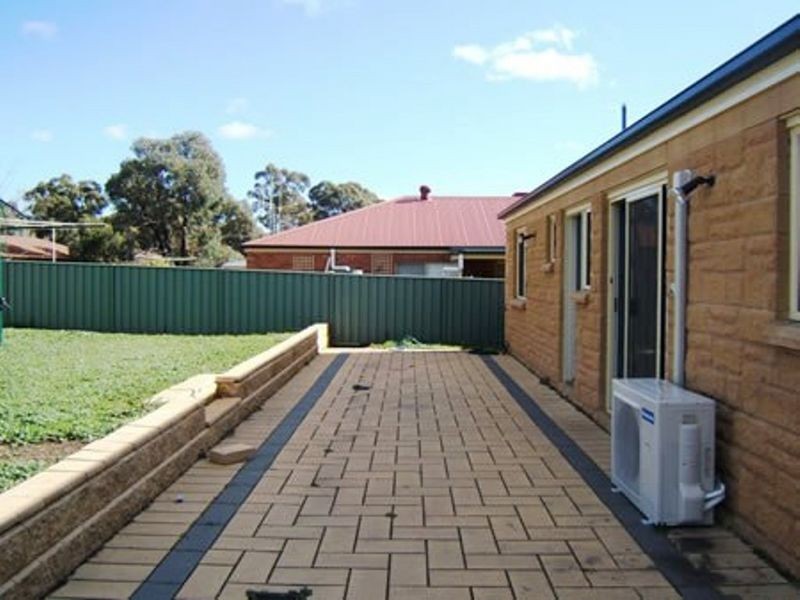 7 Emma Place, Quarry Hill VIC 3550