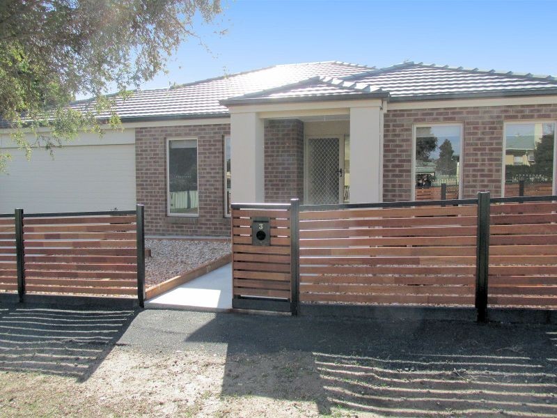 3 Jacks Avenue, Kangaroo Flat VIC 3555