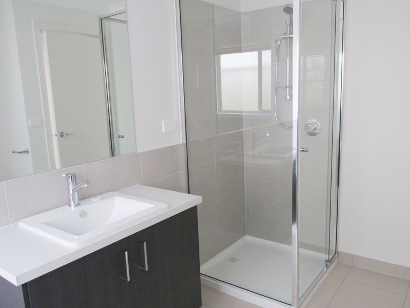 3 Jacks Avenue, Kangaroo Flat VIC 3555