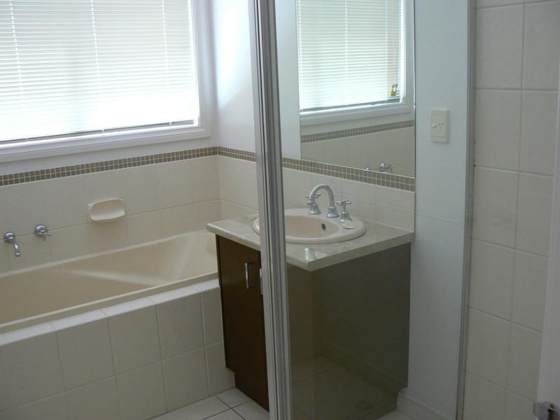 9/6 Friswell Avenue, Flora Hill VIC 3550