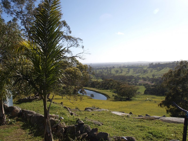 12 Joseph Young Drive, Faraday VIC 3451