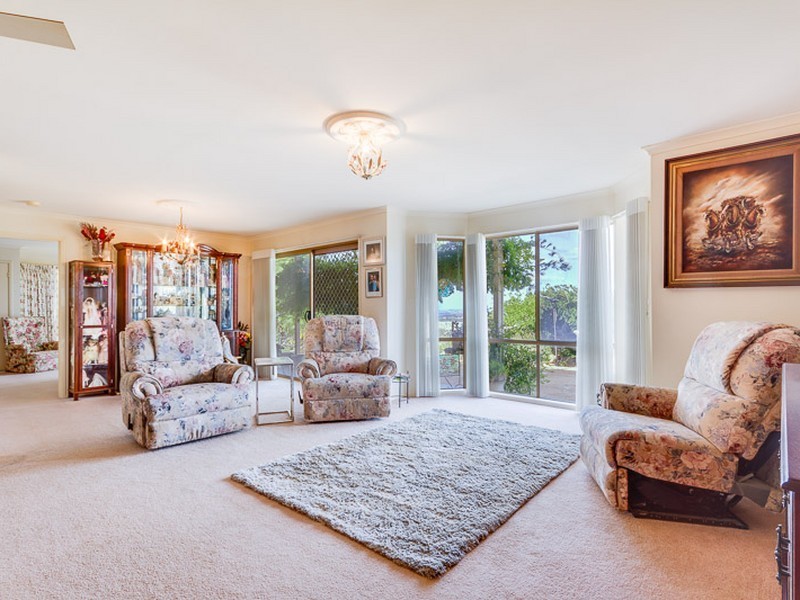 12 Joseph Young Drive, Faraday VIC 3451