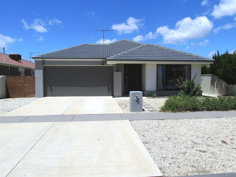 15 Cooba Drive, Epsom VIC 3551