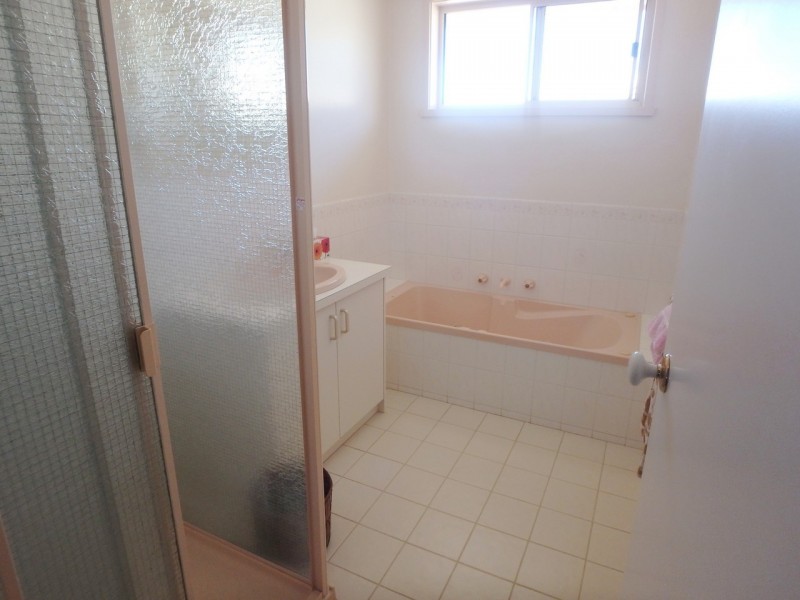 5 Wilton Court, Golden Square VIC 3555