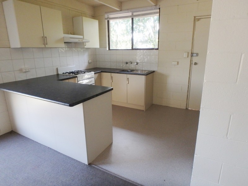 1/64 Specimen Hill Rd, Golden Square VIC 3555