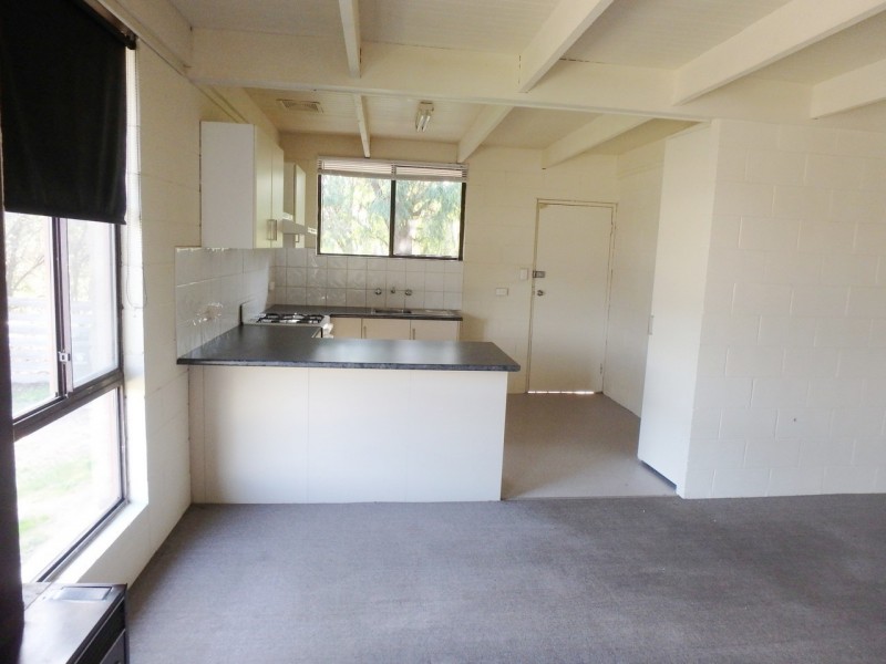 1/64 Specimen Hill Rd, Golden Square VIC 3555