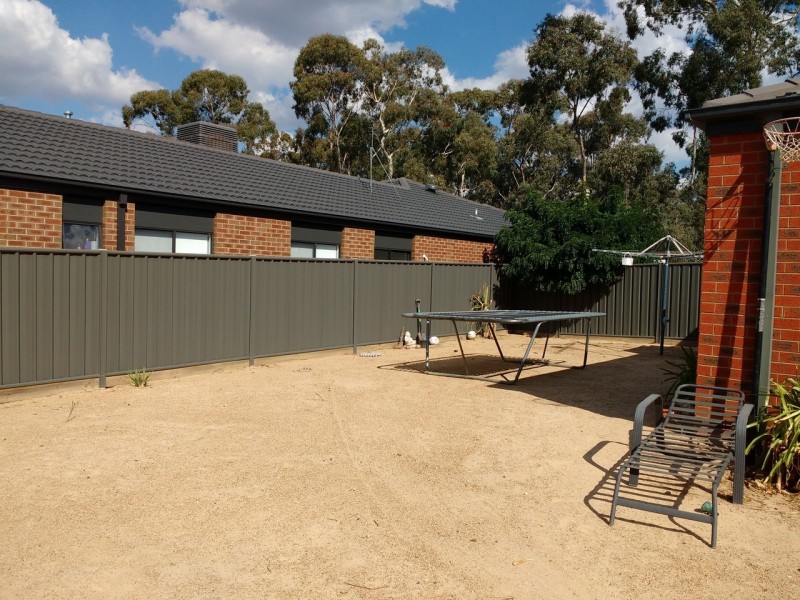 11 Tyack Court, Epsom VIC 3551