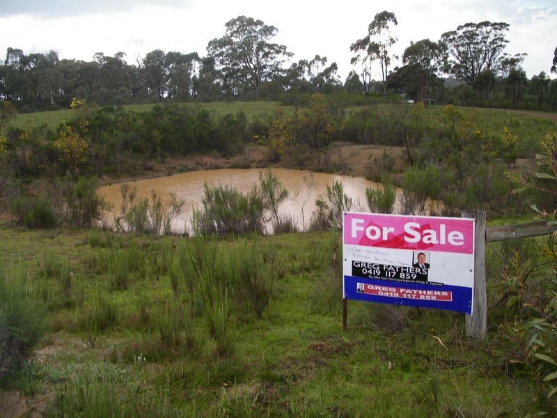 6 Bates Court, Heathcote VIC 3523