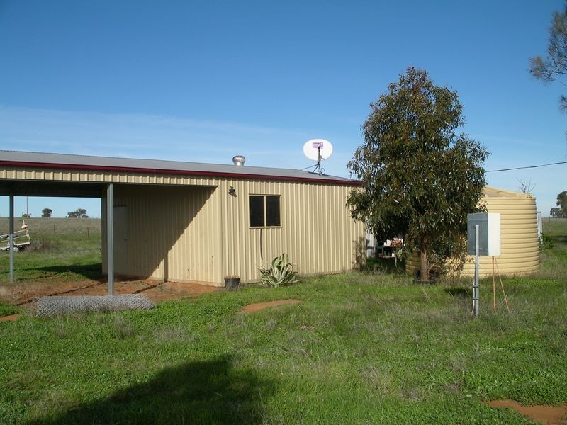 60 Ferris Road, Terrick Terrick VIC 3575