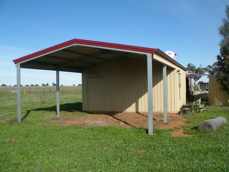 60 Ferris Road, Terrick Terrick VIC 3575