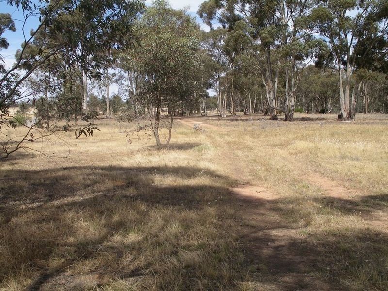 13 Stephens Road, Neilborough VIC 3570