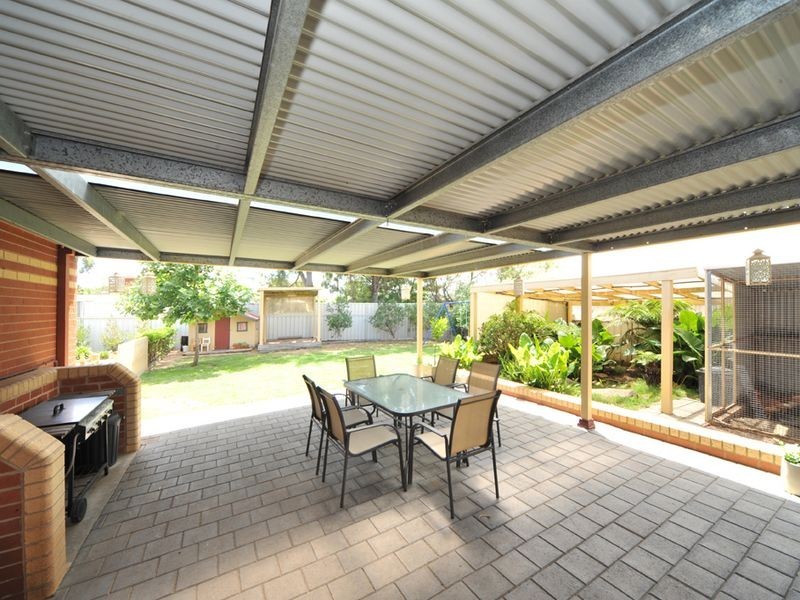 5 Dava Court, Kangaroo Flat VIC 3555