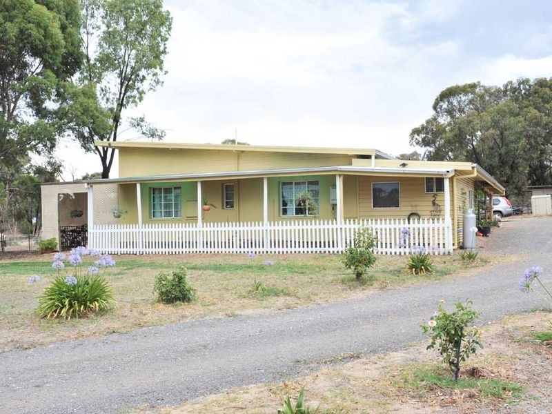 33 Christie Street, Maiden Gully VIC 3551