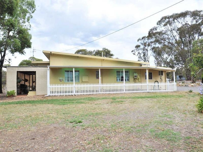 33 Christie Street, Maiden Gully VIC 3551