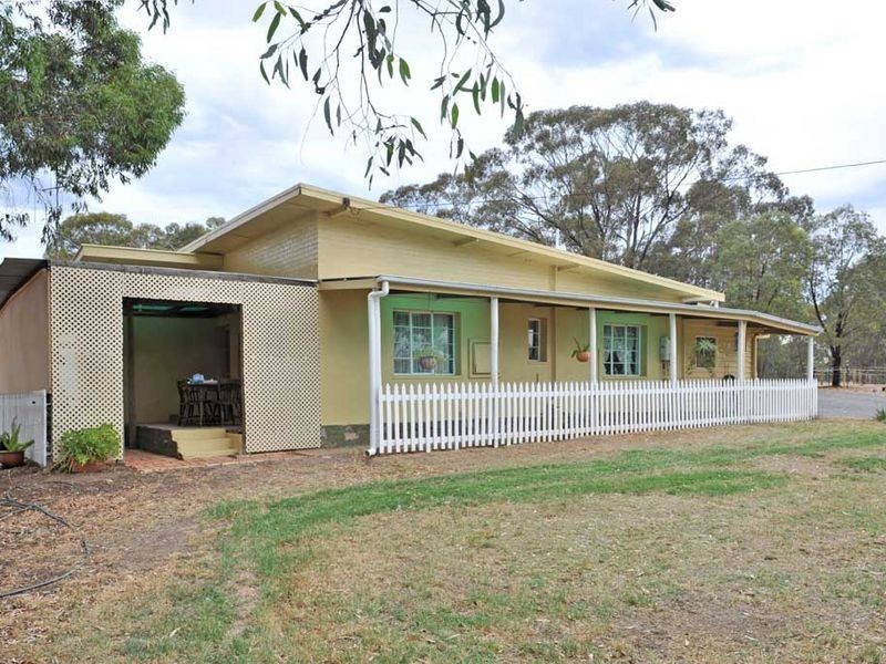 33 Christie Street, Maiden Gully VIC 3551