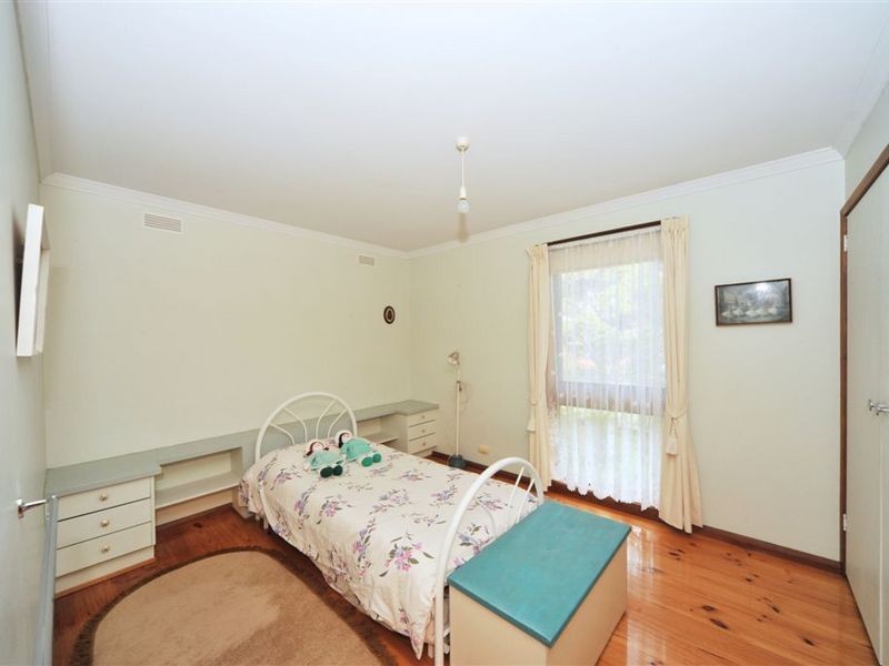 7 McCalman  Court, Strathdale VIC 3550