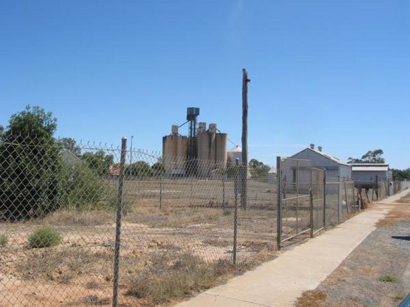 24 Davies Street, Charlton VIC 3525