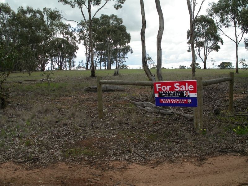 Corner of Recreation & Three Chain, Sebastian VIC 3556