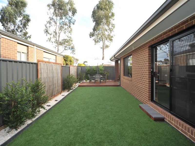 10 Perry Lane, Epsom VIC 3551
