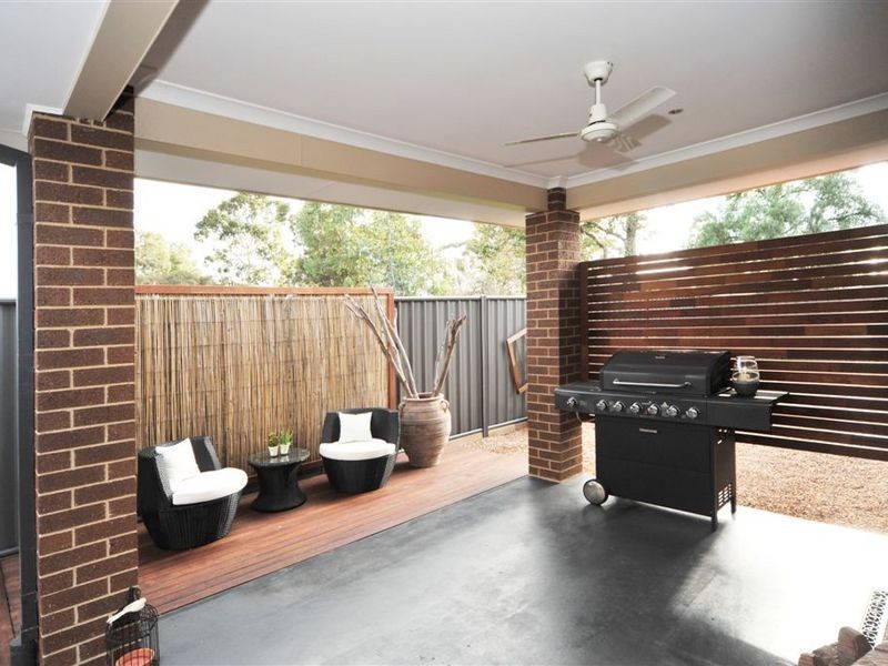 10 Perry Lane, Epsom VIC 3551