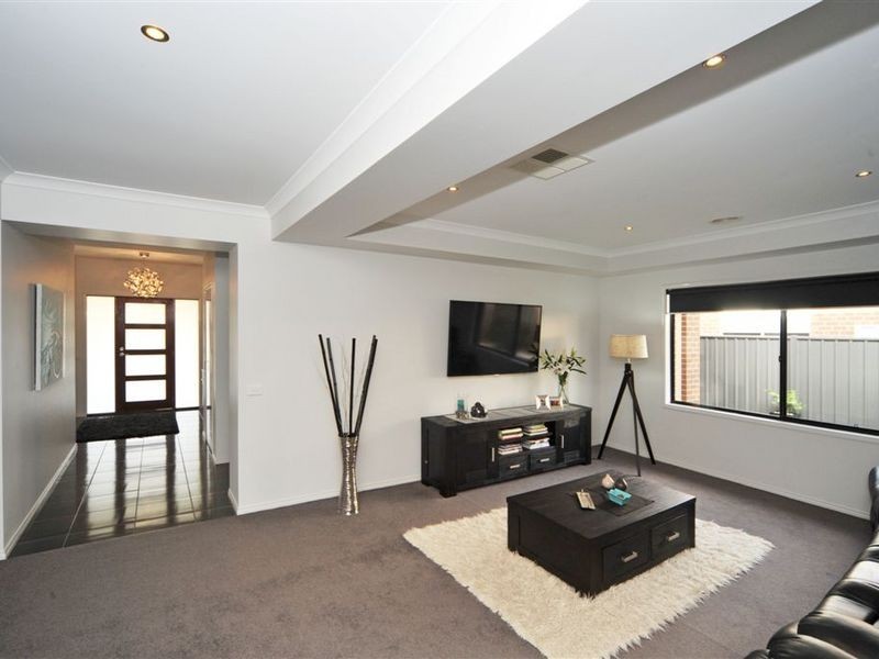 10 Perry Lane, Epsom VIC 3551