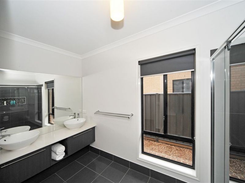10 Perry Lane, Epsom VIC 3551