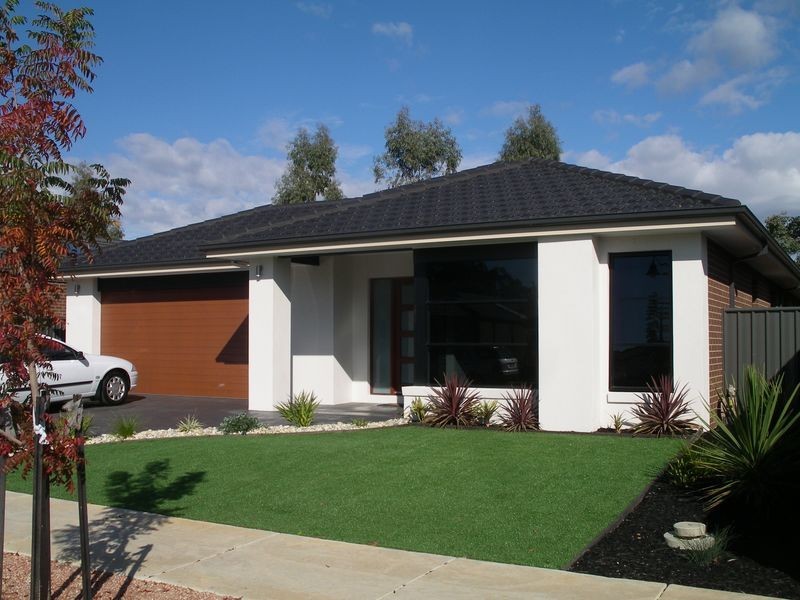 10 Perry Lane, Epsom VIC 3551