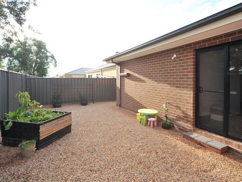 10 Perry Lane, Epsom VIC 3551