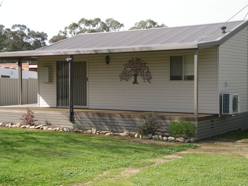 27 Ridge Street, Wedderburn VIC 3518