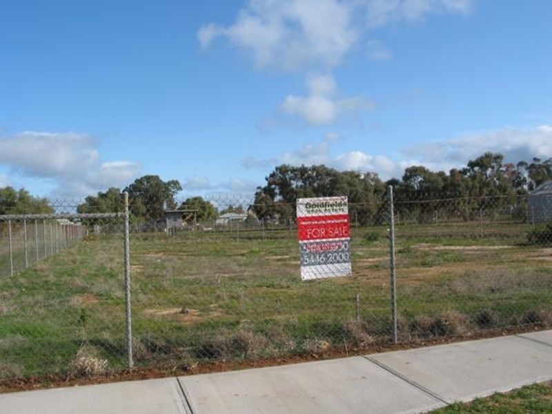 24 Davies Street, Charlton VIC 3525