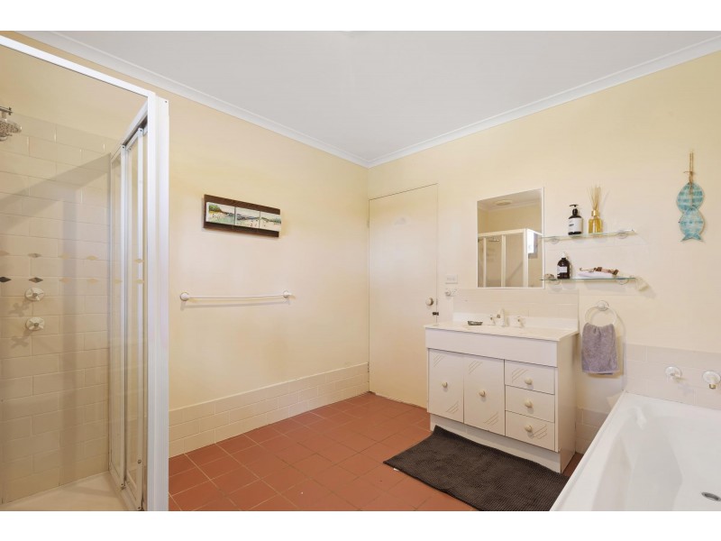 20 Connells Close, Mossy Point NSW 2537