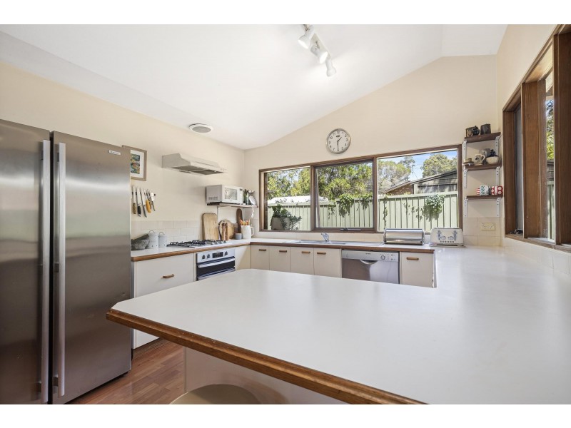 20 Connells Close, Mossy Point NSW 2537