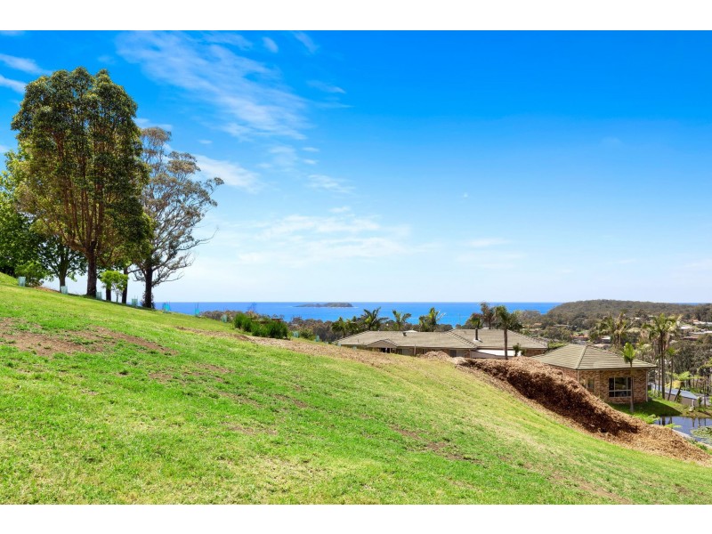 12 Highlands Avenue, Surf Beach NSW 2536