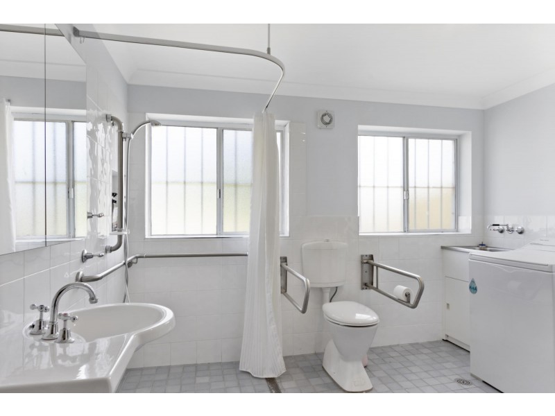 20 Golf Links Drive, Batemans Bay NSW 2536