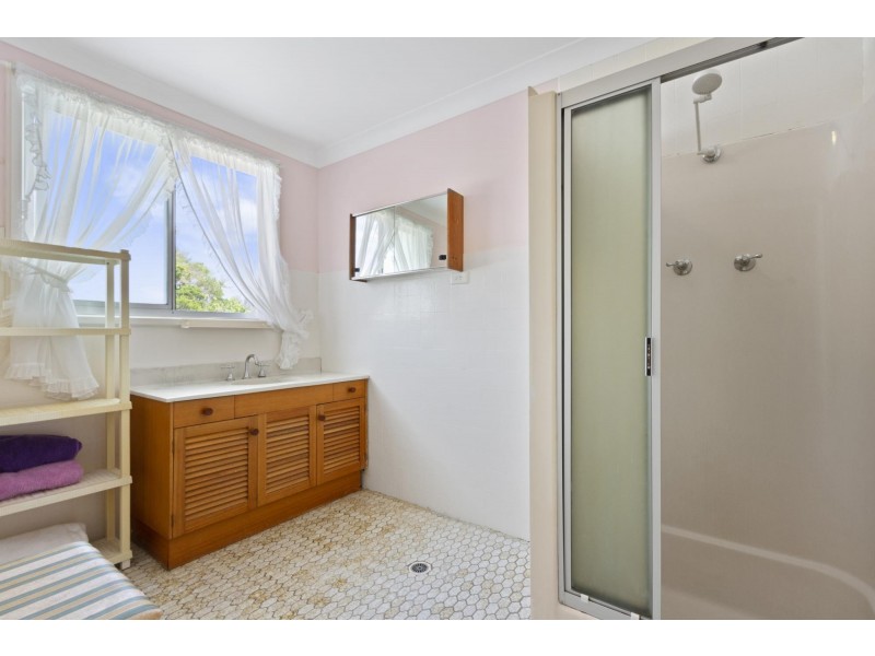 20 Golf Links Drive, Batemans Bay NSW 2536