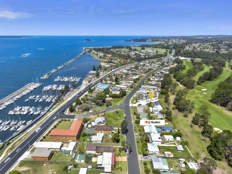 20 Golf Links Drive, Batemans Bay NSW 2536