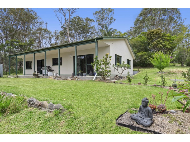 16 Halyard Drive, Moruya Heads NSW 2537