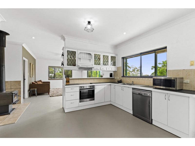 16 Halyard Drive, Moruya Heads NSW 2537