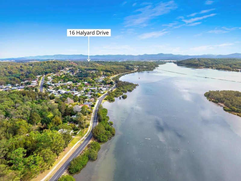 16 Halyard Drive, Moruya Heads NSW 2537